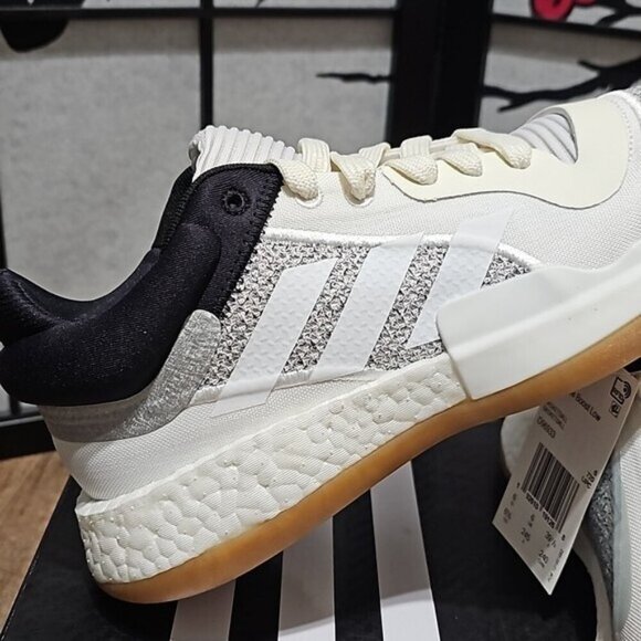 Adidas Marquee Boost Low Top Shoes 6.5 New - Picture 6 of 9